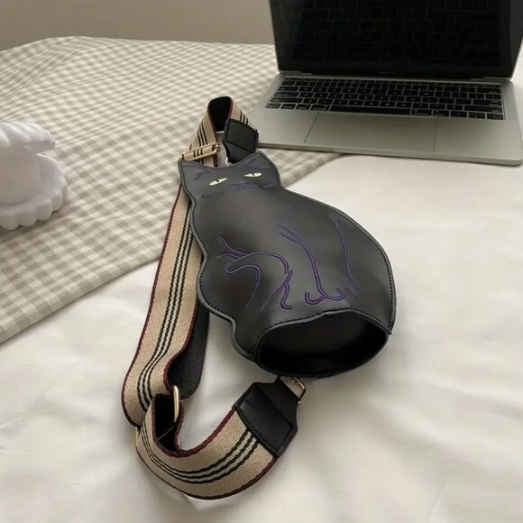 Black Cat-Themed Crossbody Purse in Synthetic Leather - Picture 5 of 9